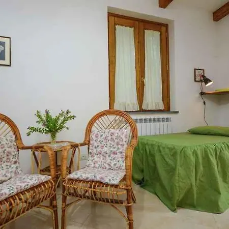 1 Apartment *